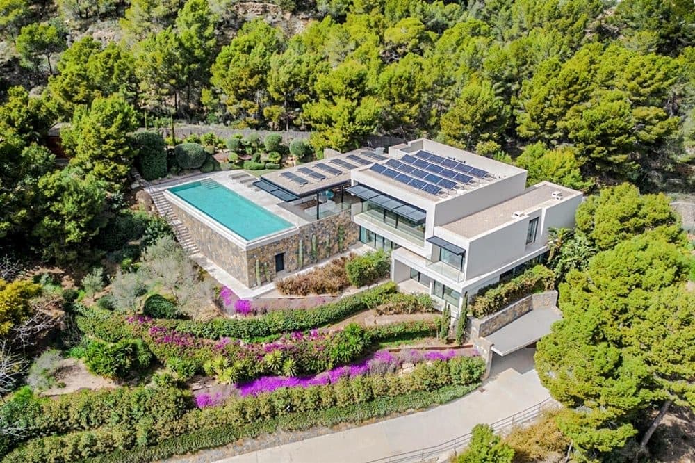ANDRATX: DREAM VILLA WITH HARBOR VIEWS