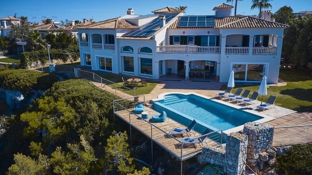 PUIGDERRÓS: EXCLUSIVE HOLIDAY RENTAL VILLA ON THE SEAFRONT 19