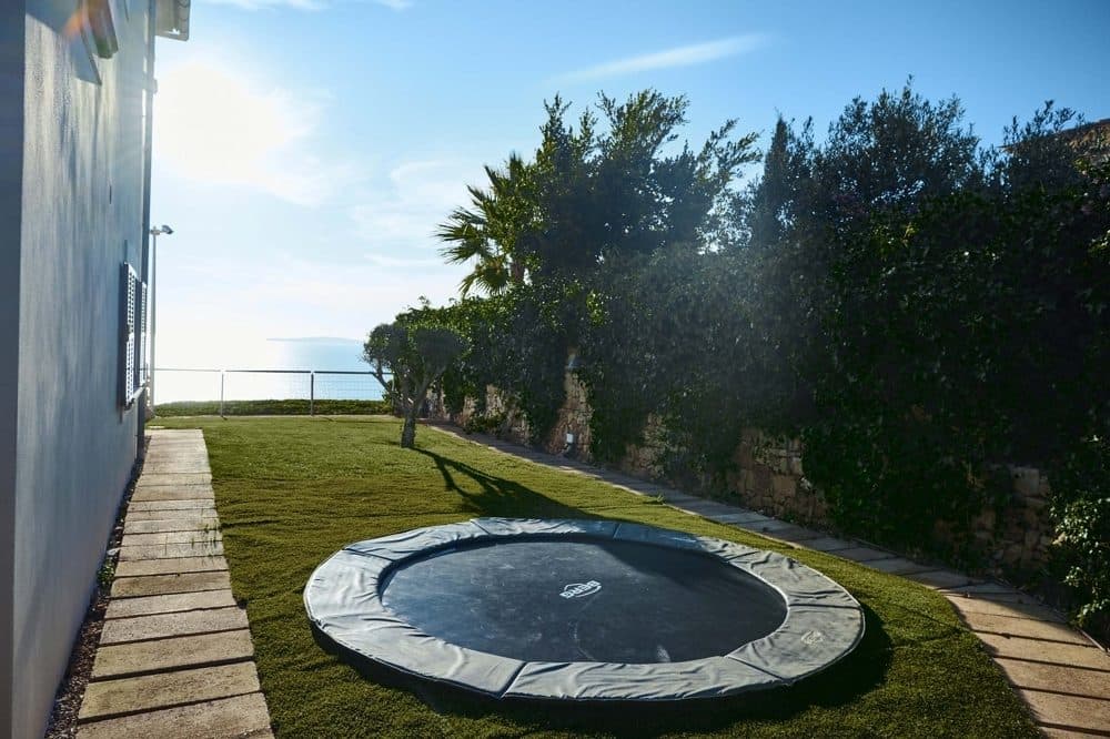 PUIGDERRÓS: EXCLUSIVE HOLIDAY RENTAL VILLA ON THE SEAFRONT 11