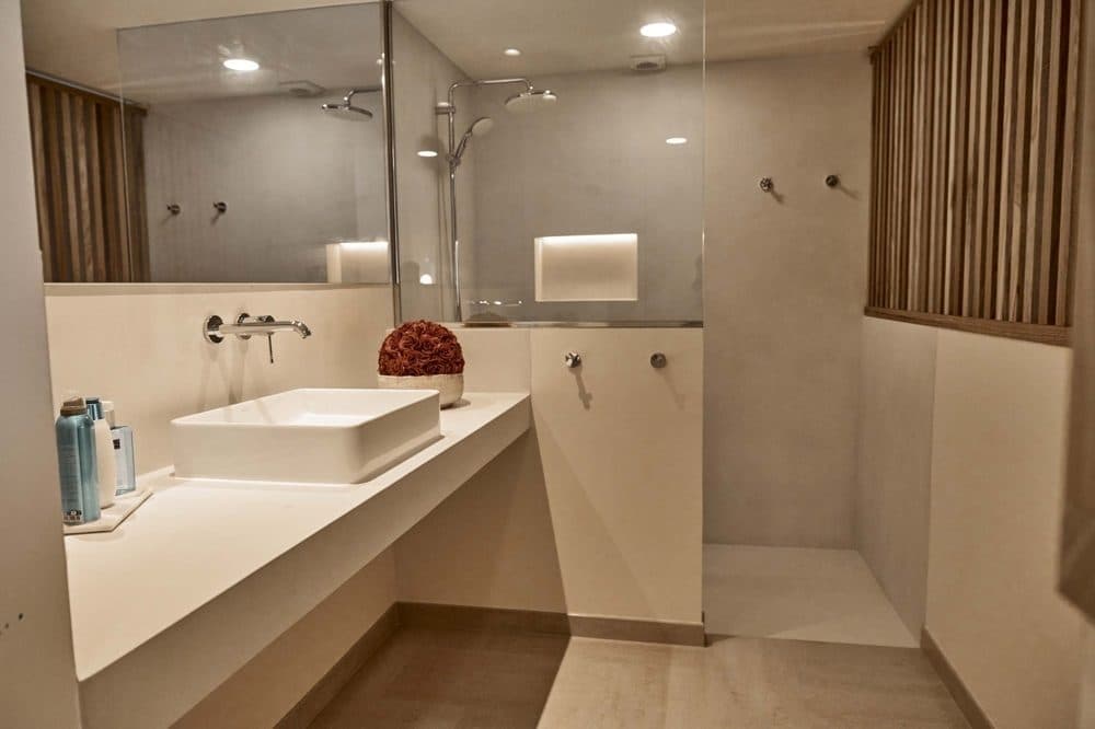 PUIGDERRÓS: EXCLUSIVE HOLIDAY RENTAL VILLA ON THE SEAFRONT 27