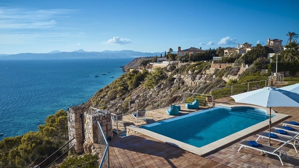 PUIGDERRÓS: EXCLUSIVE HOLIDAY RENTAL VILLA ON THE SEAFRONT 14