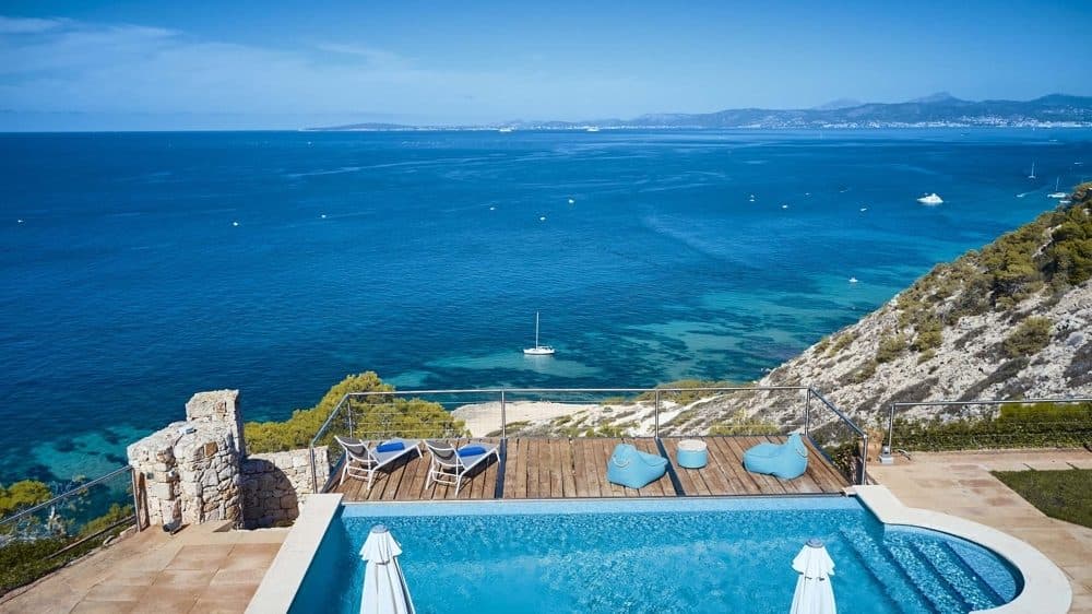 PUIGDERRÓS: EXCLUSIVE HOLIDAY RENTAL VILLA ON THE SEAFRONT 16