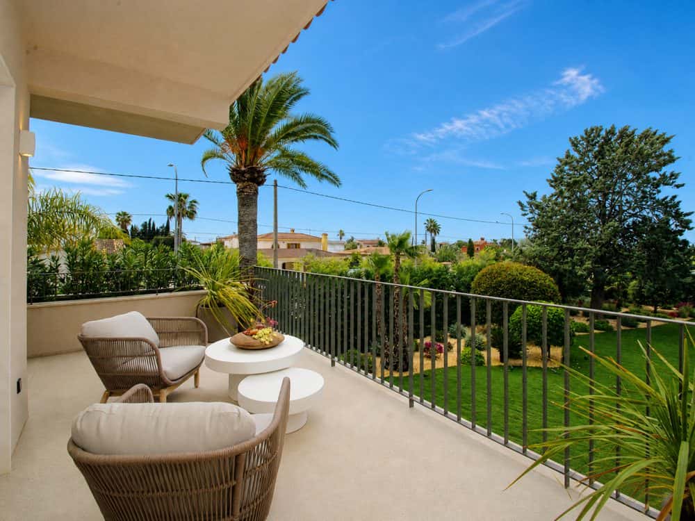 PALMANYOLA: HIGH-END DESIGNER VILLA WITH LARGE GARDEN 7