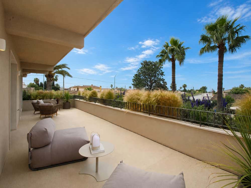 PALMANYOLA: HIGH-END DESIGNER VILLA WITH LARGE GARDEN 8