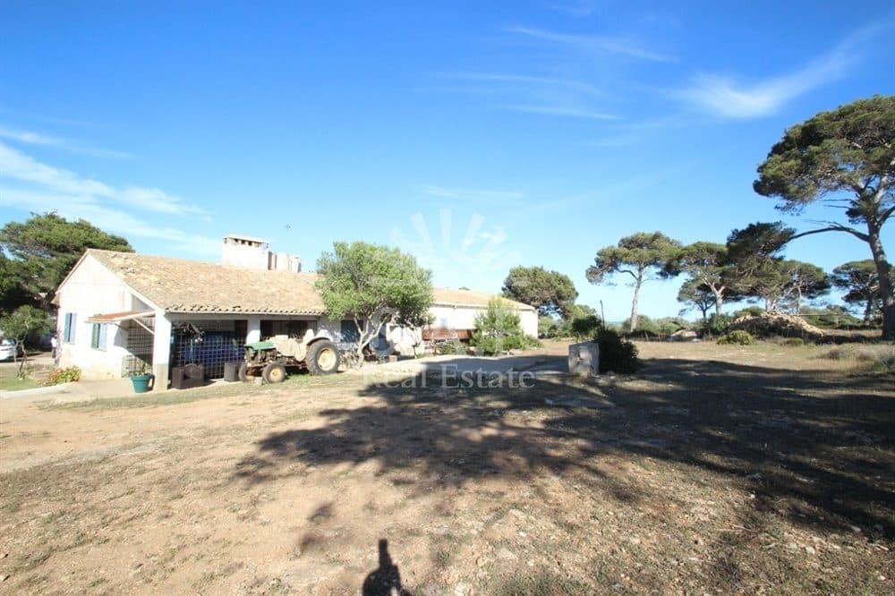 LLUCMAJOR: FORMER MILITARY BASE WITH BUNKER 2