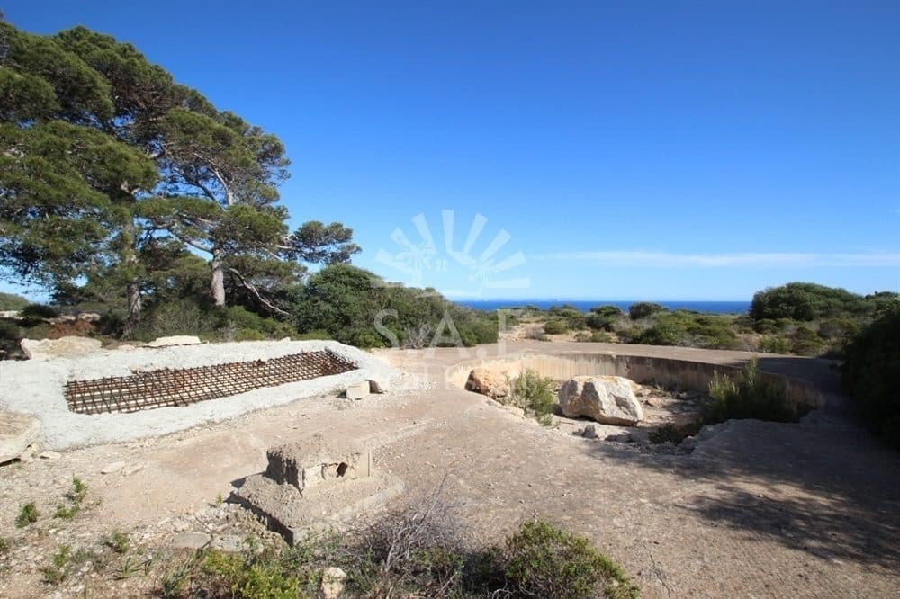 LLUCMAJOR: FORMER MILITARY BASE WITH BUNKER 15