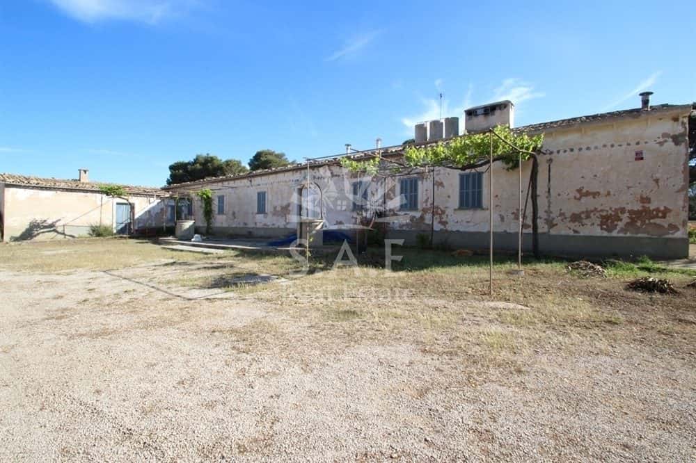 LLUCMAJOR: FORMER MILITARY BASE WITH BUNKER
