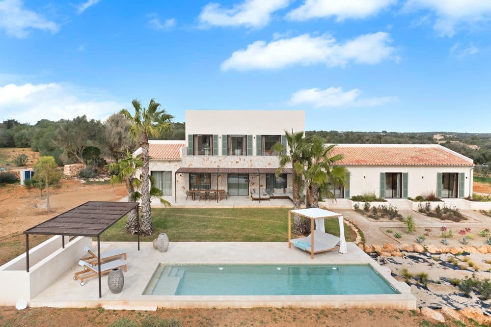 SES SALINES: MODERN FINCA WITH POOL AND VIEWS OVER THE VILLAGE 7