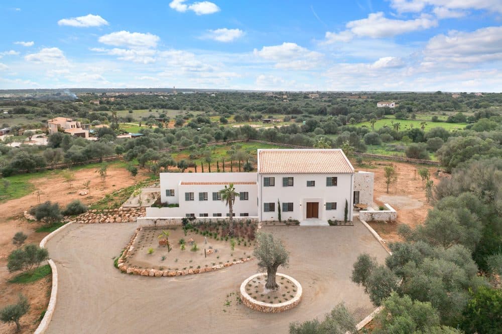 SES SALINES: MODERN FINCA WITH POOL AND VIEWS OVER THE VILLAGE 4