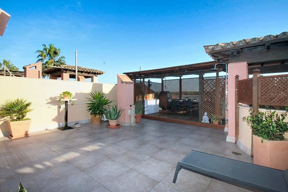 SON VERÍ NOU: RENOVATED PENTHOUSE WITH PRIVATE ROOFTOP TERRACE 28