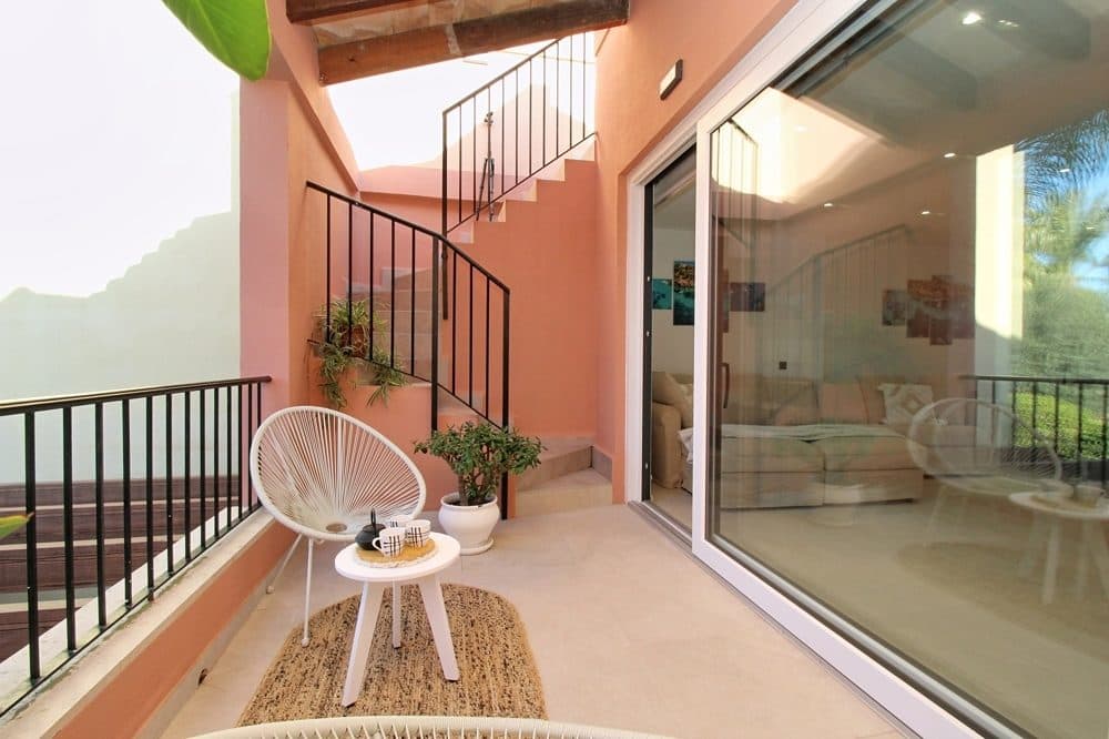 SON VERÍ NOU: RENOVATED PENTHOUSE WITH PRIVATE ROOFTOP TERRACE 12