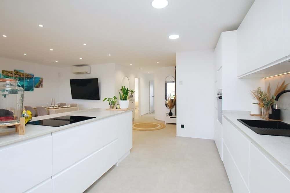 SON VERÍ NOU: RENOVATED PENTHOUSE WITH PRIVATE ROOFTOP TERRACE 5