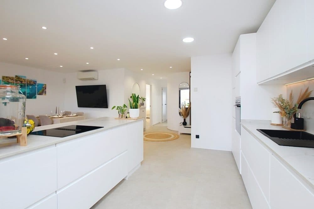 SON VERÍ NOU: RENOVATED PENTHOUSE WITH PRIVATE ROOFTOP TERRACE 5