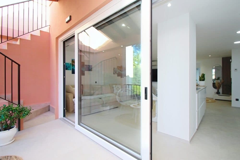 SON VERÍ NOU: RENOVATED PENTHOUSE WITH PRIVATE ROOFTOP TERRACE 9