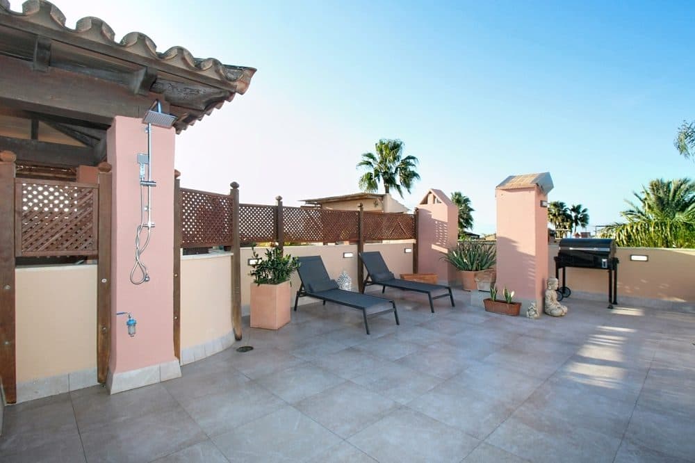 SON VERÍ NOU: RENOVATED PENTHOUSE WITH PRIVATE ROOFTOP TERRACE 13