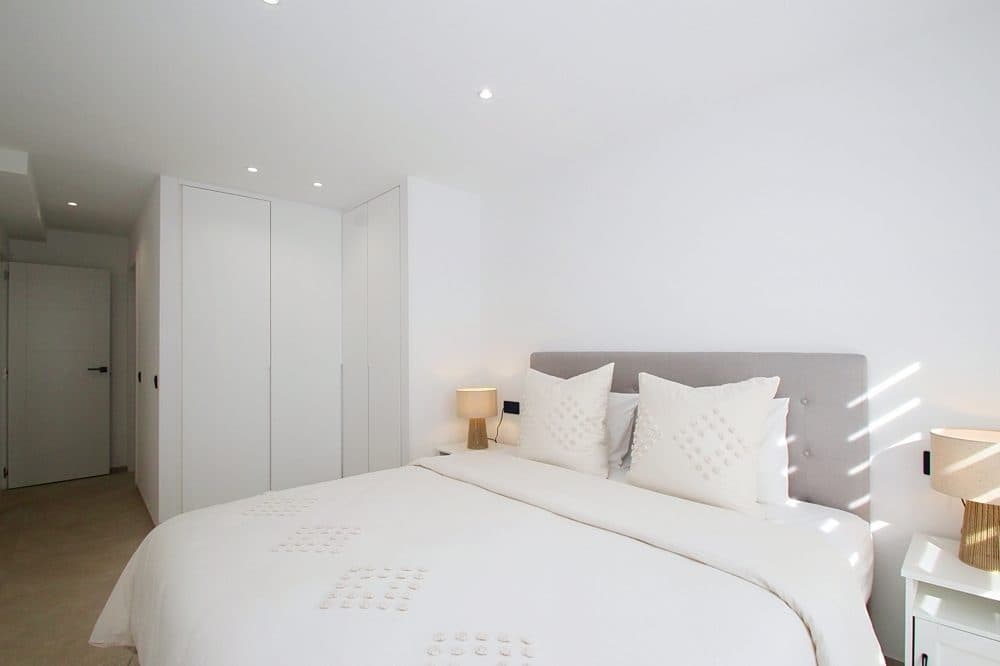 SON VERÍ NOU: RENOVATED PENTHOUSE WITH PRIVATE ROOFTOP TERRACE 17