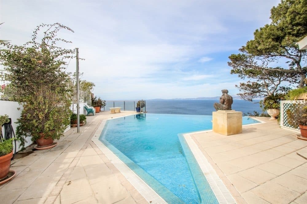 BAHIA AZUL: INVESTMENT FRONTLINE VILLA WITH RENTAL LICENCE 6