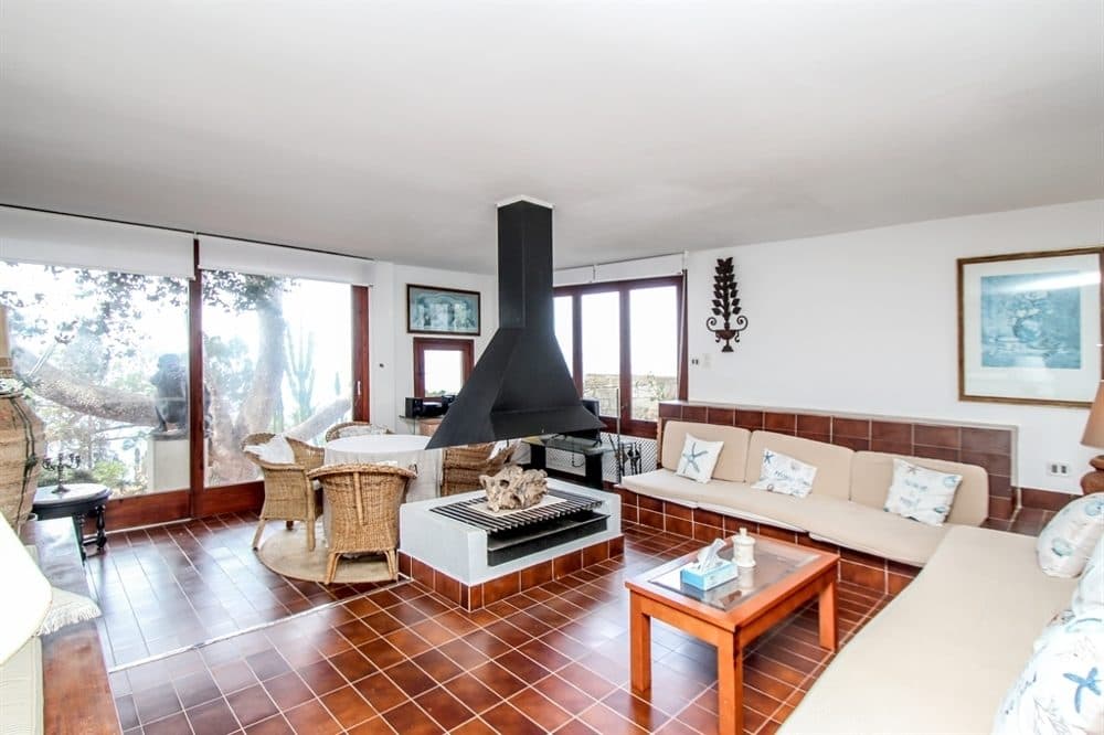 BAHIA AZUL: INVESTMENT FRONTLINE VILLA WITH RENTAL LICENCE 7