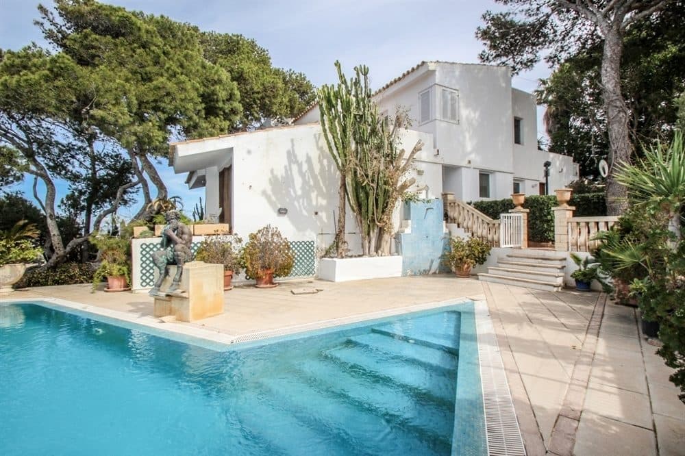 BAHIA AZUL: INVESTMENT FRONTLINE VILLA WITH RENTAL LICENCE 2