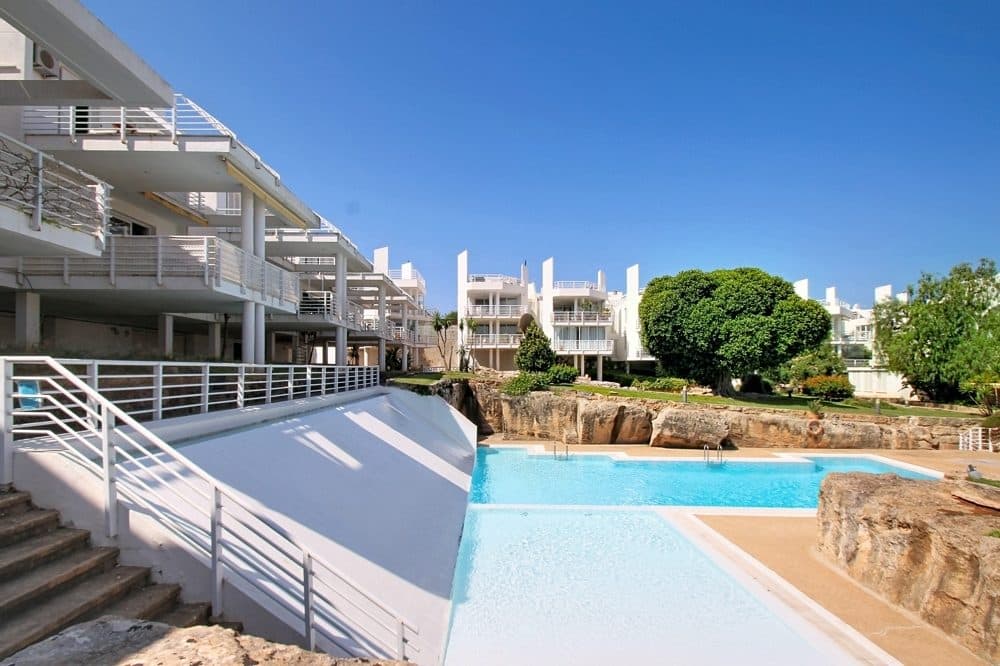 SON VERI NOU: MODERN TOWNHOUSE WITH ROOF TERRACE AND SEA VIEWS 5