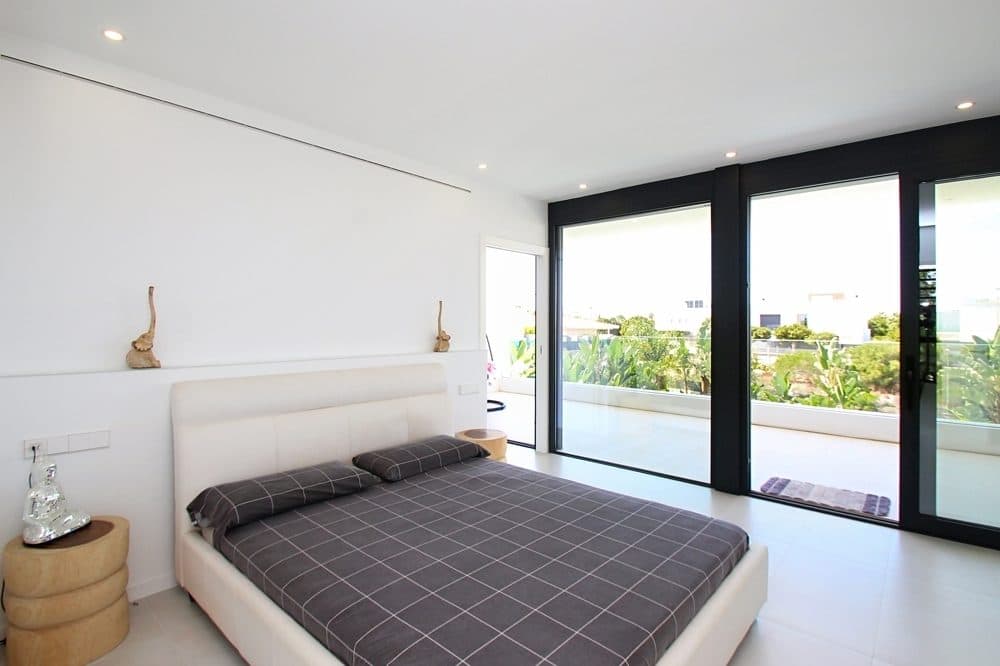PUIG DE ROS: LUXURY VILLA IN THE COASTAL AREA 30