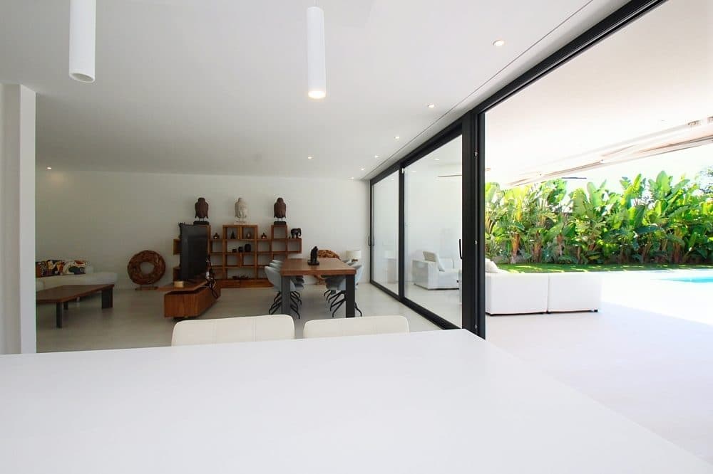 PUIG DE ROS: LUXURY VILLA IN THE COASTAL AREA 23