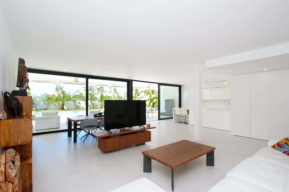 PUIG DE ROS: LUXURY VILLA IN THE COASTAL AREA 9