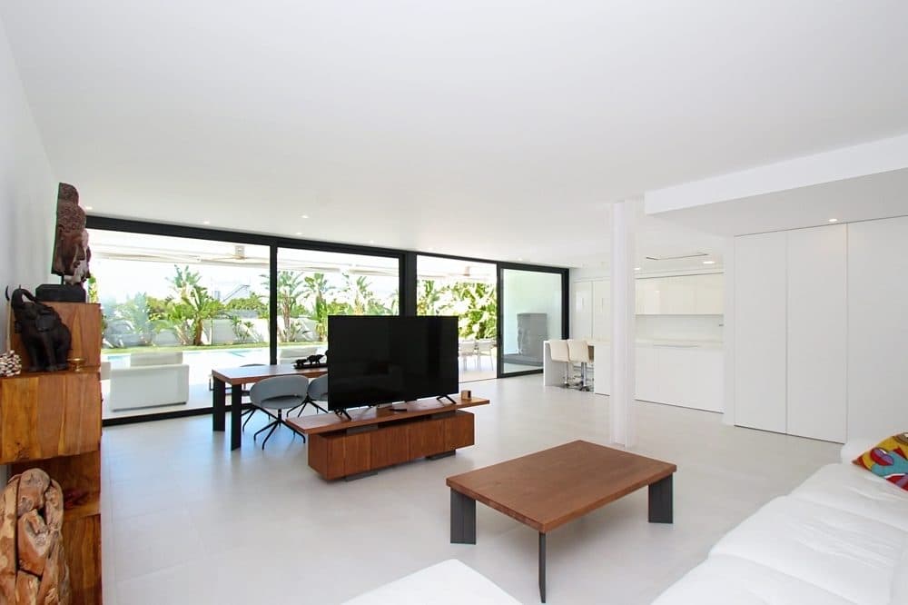 PUIG DE ROS: LUXURY VILLA IN THE COASTAL AREA 9