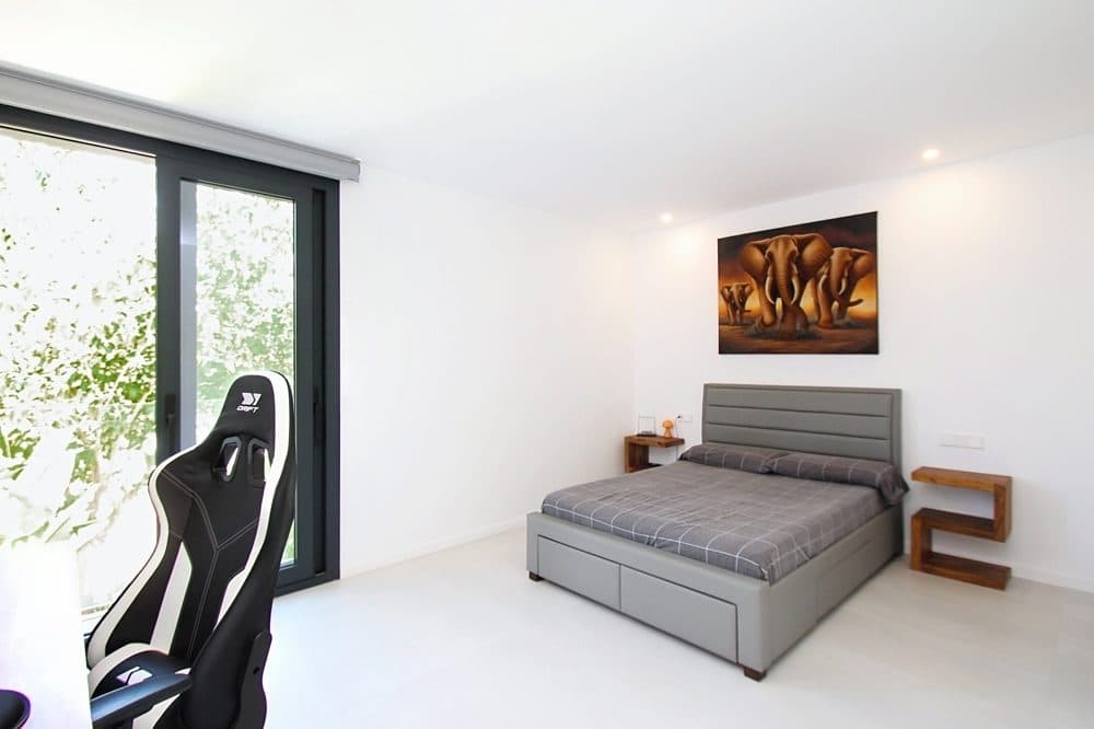 PUIG DE ROS: LUXURY VILLA IN THE COASTAL AREA 26