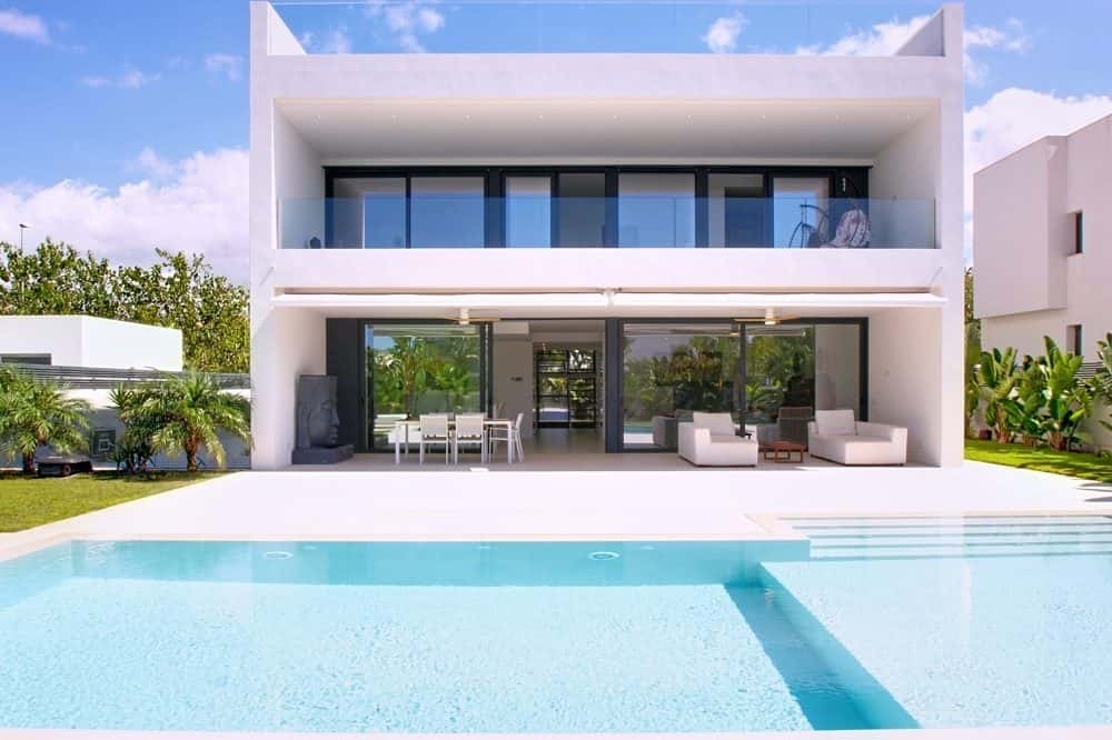 PUIG DE ROS: LUXURY VILLA IN THE COASTAL AREA