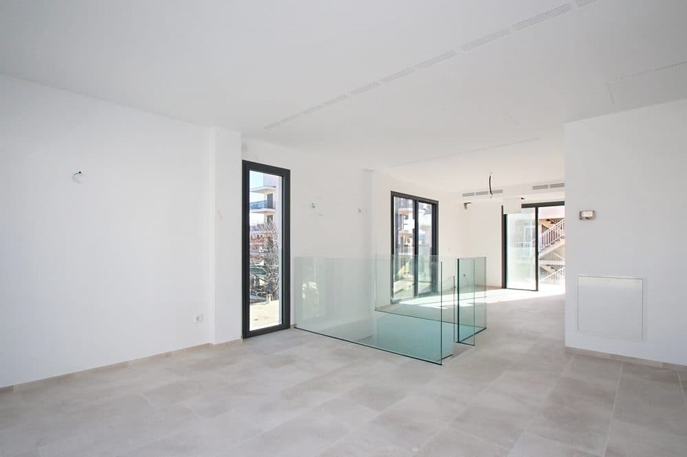 PLAYA DE PALMA: NEW-BUILD PENTHOUSE 50 M FROM THE BEACH 15