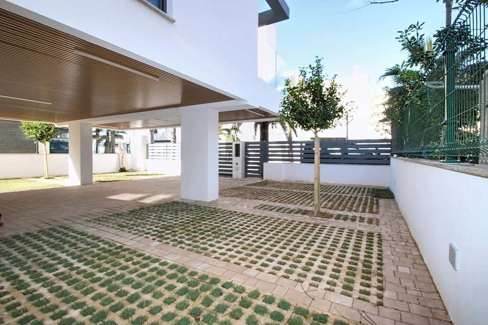 PLAYA DE PALMA: NEW-BUILD PENTHOUSE 50 M FROM THE BEACH 11