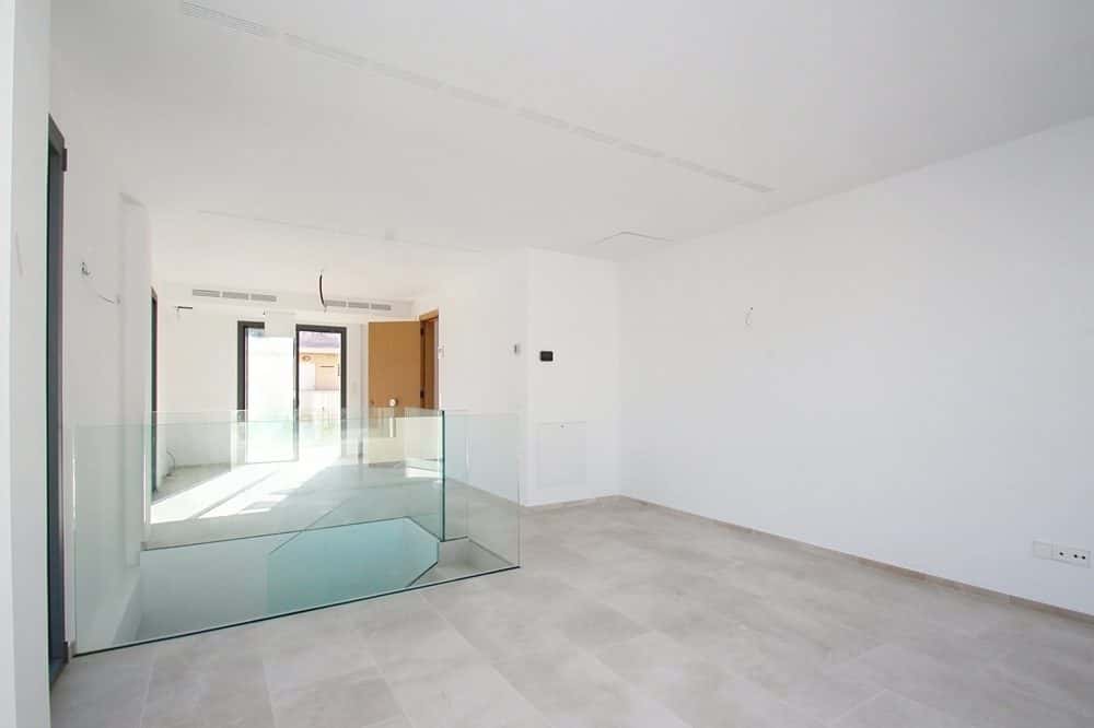 PLAYA DE PALMA: NEW-BUILD PENTHOUSE 50 M FROM THE BEACH 17