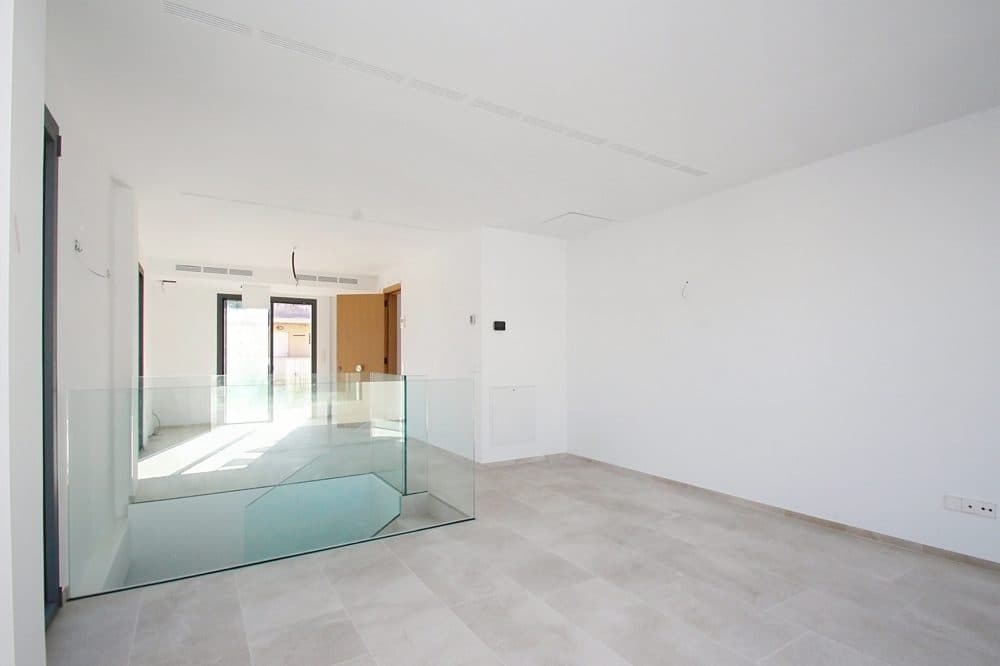 PLAYA DE PALMA: NEW-BUILD PENTHOUSE 50 M FROM THE BEACH 17