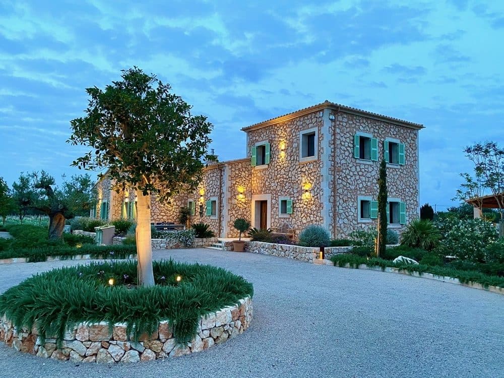 PORRERES: FINCA WITH VINEYARDS & POOL 10