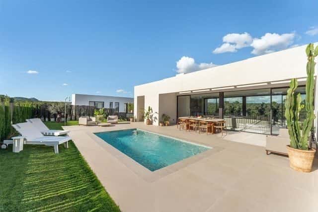 CALA MURADA: MODERN NEW-BUILD VILLAS WITH POOL