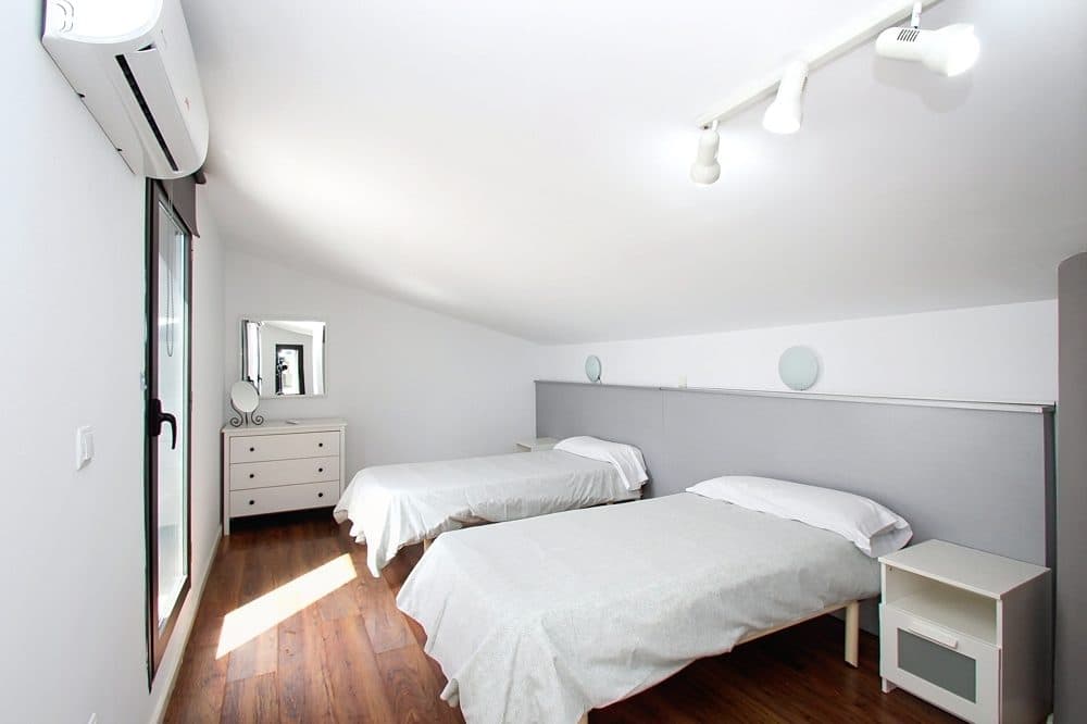 CAN PASTILLA: TWO HOUSES WITH POOL AND PROVEN RENTAL INCOME NEAR THE SEA 25