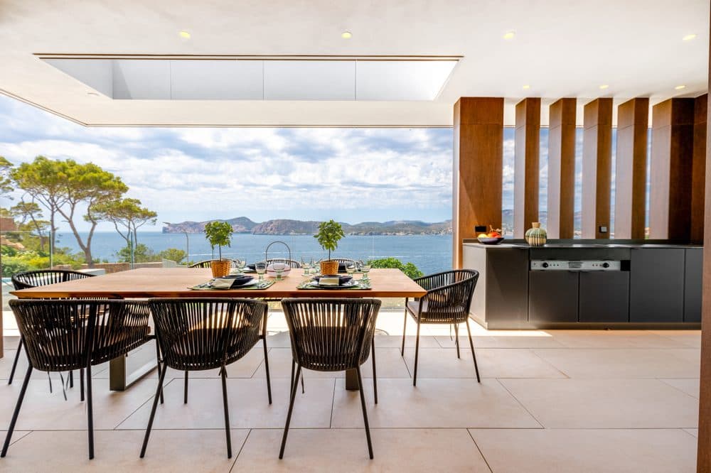 NOVA SANTA PONCA: VILLA DE DISEÑADOR ÚNICA CON VISTAS PANORÁMICAS 10