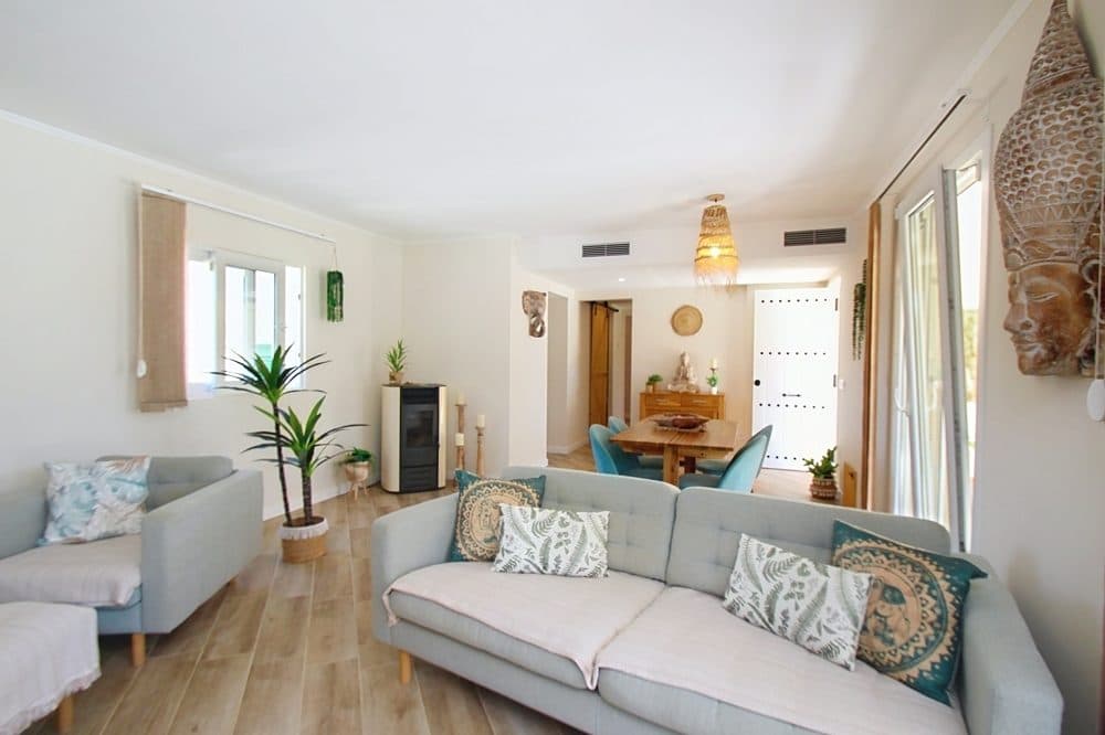 BAHIA AZUL: WELL-MAINTAINED HOUSE WITH POOL AND SEA VIEWS 16
