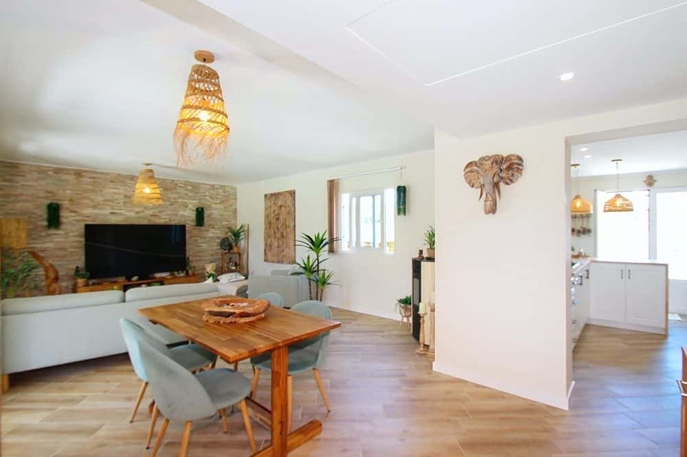 BAHIA AZUL: WELL-MAINTAINED HOUSE WITH POOL AND SEA VIEWS 15