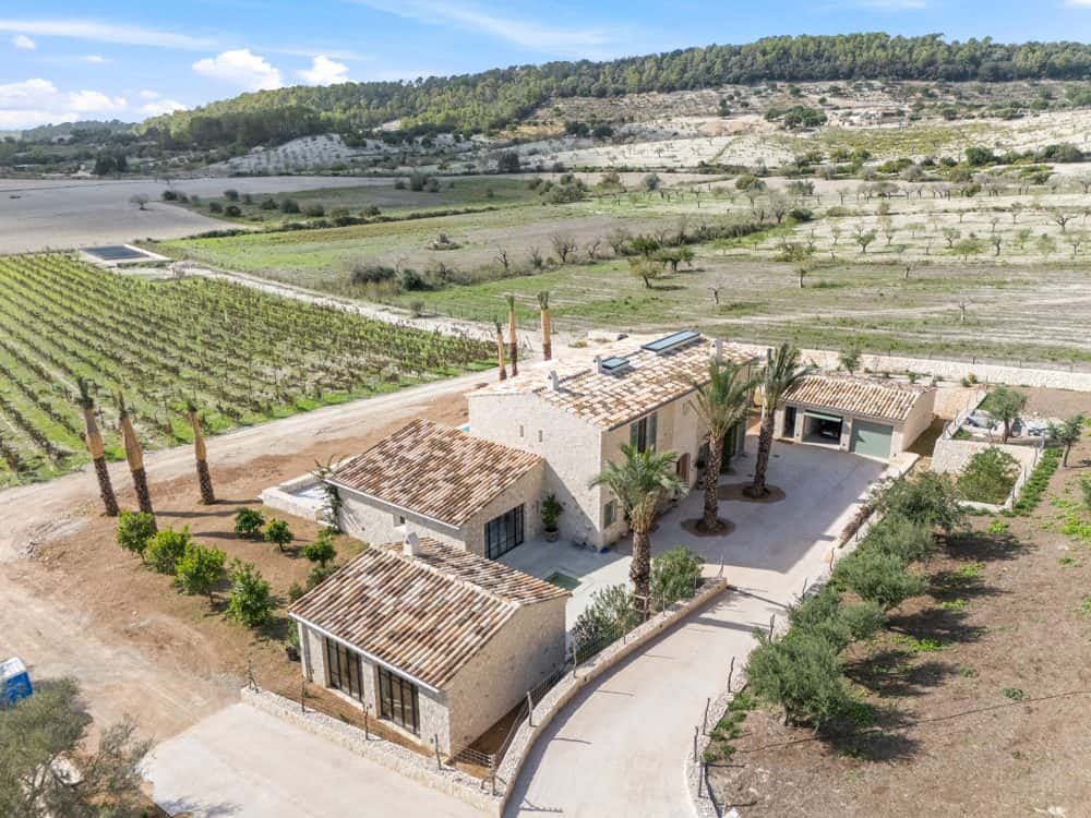 MONTUIRI: NEWLY BUILT ESTATE WITH VINEYARD, GUEST HOUSE & INFINITY POOL 7