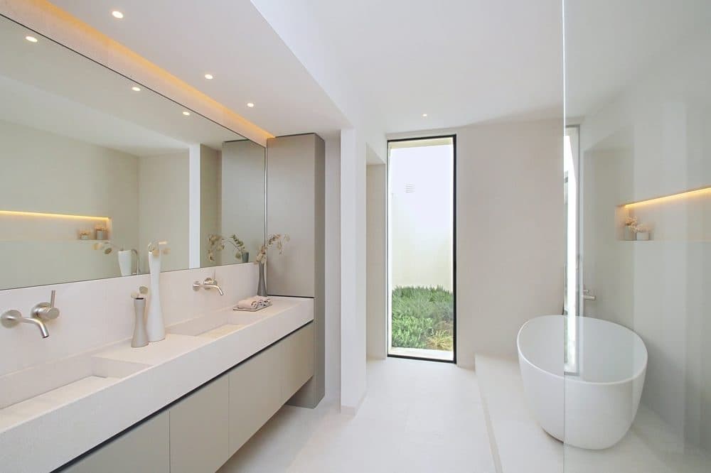 PORTALS: READY-TO-MOVE-IN LUXURY NEW-BUILD VILLA IN THE HILLS 30