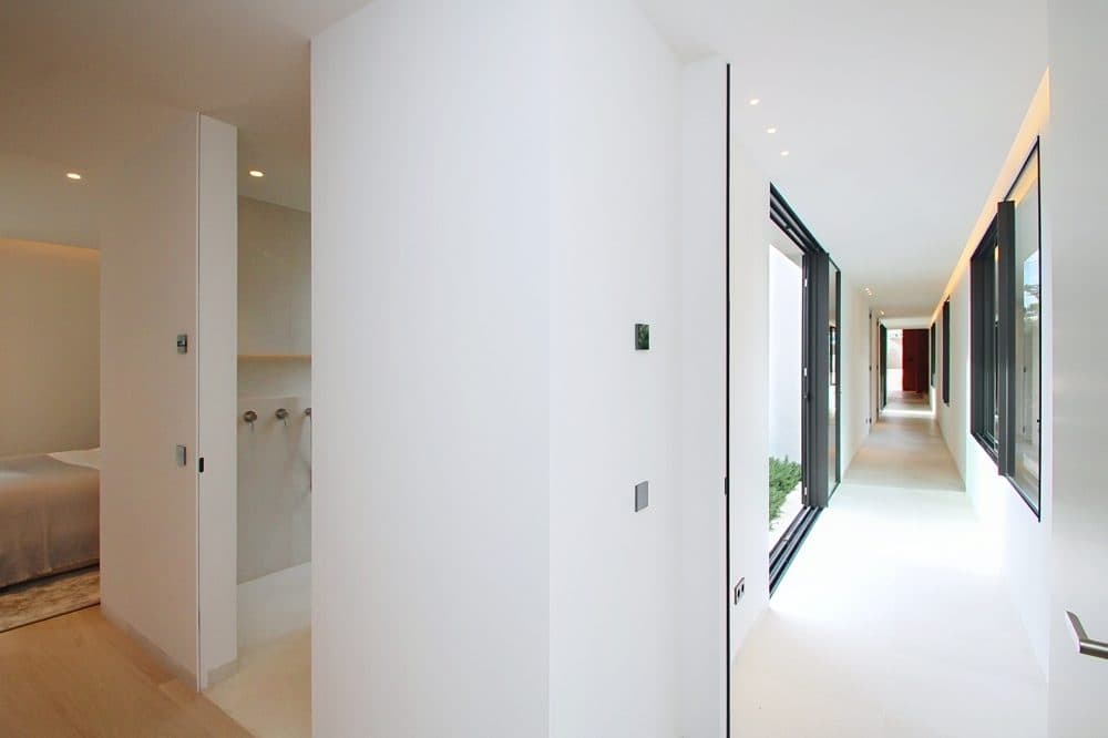 PORTALS: READY-TO-MOVE-IN LUXURY NEW-BUILD VILLA IN THE HILLS 29