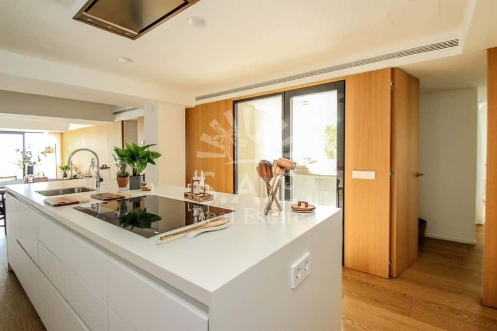 PASEO MARITIMO: EXCLUSIVE NEW FLAT DIRECTLY ON THE PASEO MARITIMO 8