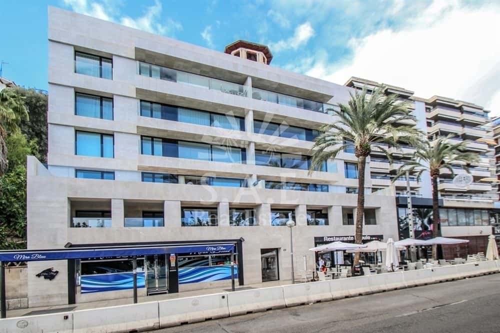 PASEO MARITIMO: EXCLUSIVE NEW FLAT DIRECTLY ON THE PASEO MARITIMO 2