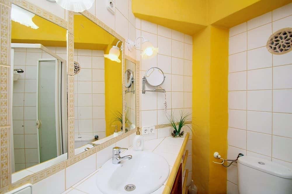 BRIGHT APARTMENT WITH LARGE SUNNY TERRACE AND PANORAMIC VIEWS 19