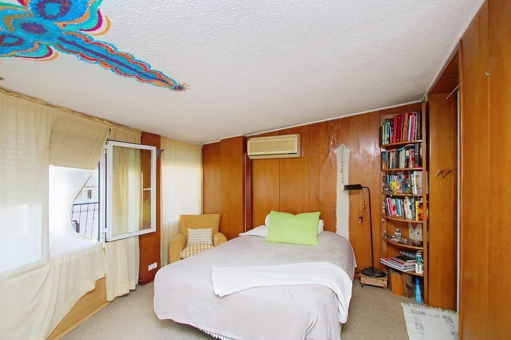 BRIGHT APARTMENT WITH LARGE SUNNY TERRACE AND PANORAMIC VIEWS 25