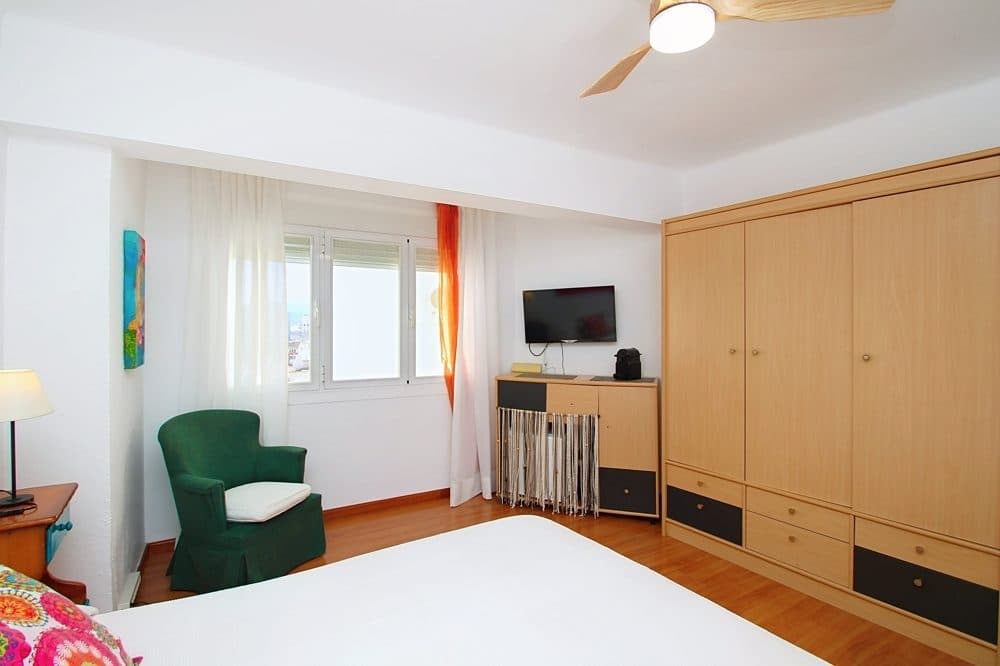 BRIGHT APARTMENT WITH LARGE SUNNY TERRACE AND PANORAMIC VIEWS 18