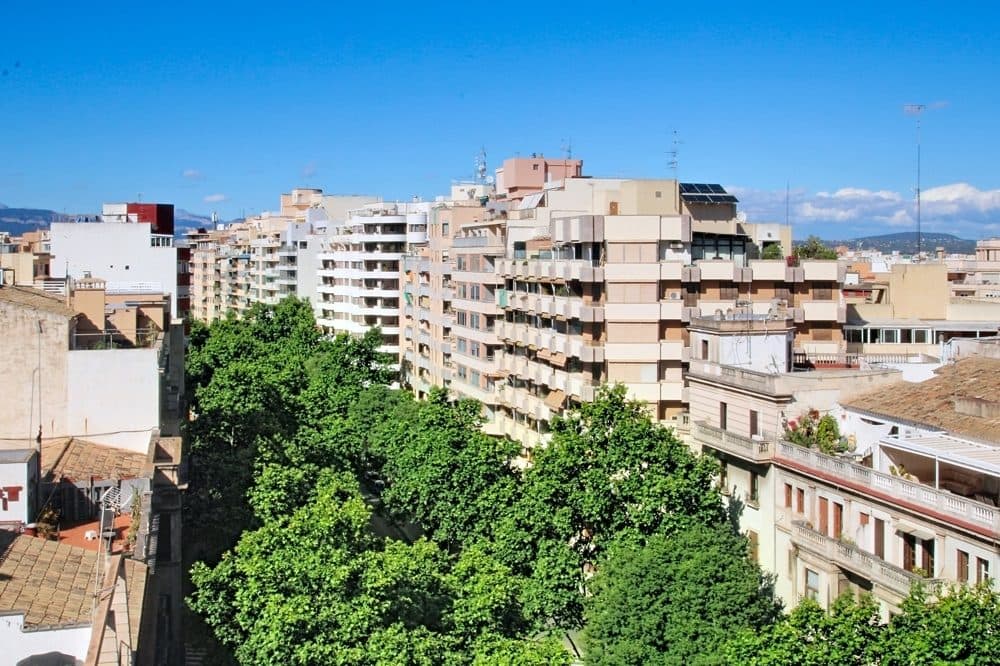 BRIGHT APARTMENT WITH LARGE SUNNY TERRACE AND PANORAMIC VIEWS 7