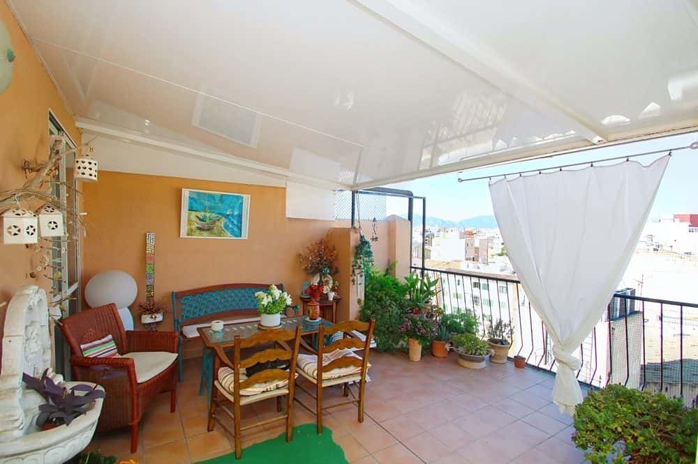 BRIGHT APARTMENT WITH LARGE SUNNY TERRACE AND PANORAMIC VIEWS